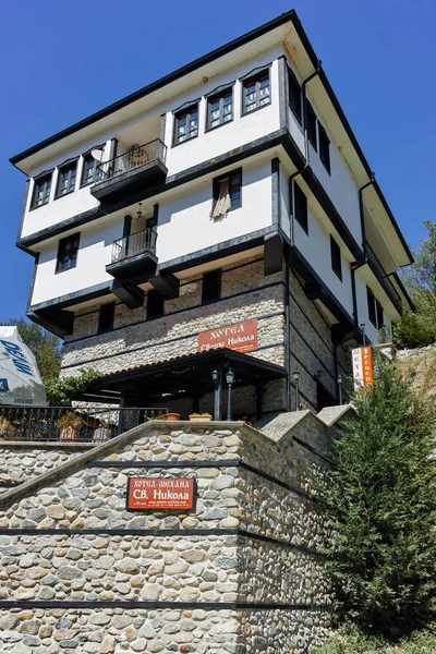 Melnik, Bulgaristan - 7 Eylül 2017: Panorama ile eski evlerde: kasaba Melnik, bölge Yukarı Cuma, Bulgaristan