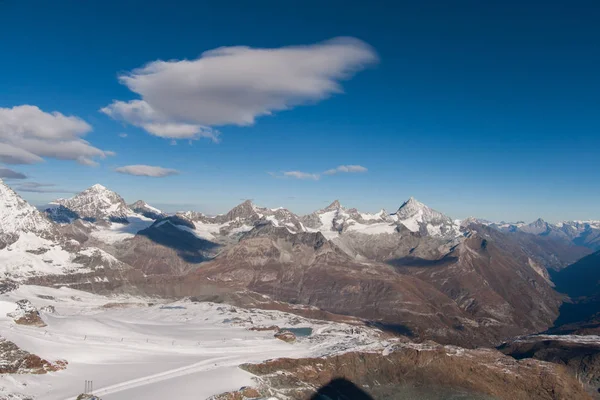 スイスのマッターホルン グレイシャー パラダイスからアルプスのすばらしい冬景色 — ストック写真