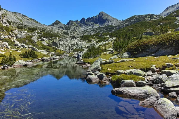 Pemandangan Yang Menakjubkan Dengan Danau Valyavishki Dan Puncak Dzhangal Pirin — Stok Foto