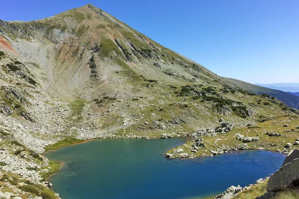 Increíble Paisaje Del Lago Argirovo Cerca Del Pico Dzhano Montaña —  Fotos de Stock