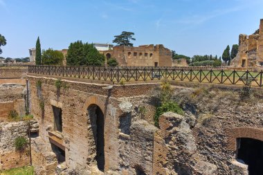 Rome, İtalya - 24 Haziran 2017: Panoramik harabelerini Palatine Tepesi City Roma, İtalya