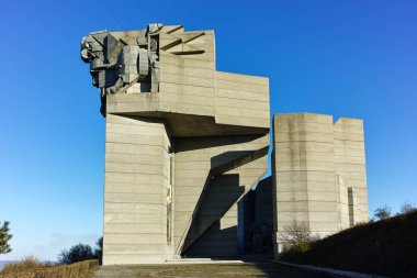 Shumen, Bulgaristan - 10 Nisan 2017: Bulgar devlet Anıtı şehir Shumen, Bulgaristan yakınındaki kurucuları