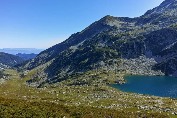 Paisaje Con Pico Kamenitsa Lago Mitrovo Montaña Pirin Bulgaria — Foto de Stock