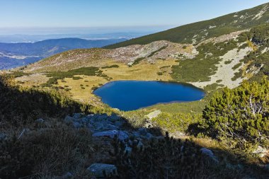 Muhteşem manzara Yonchevo Gölü, Rila Dağı, Bulgaristan