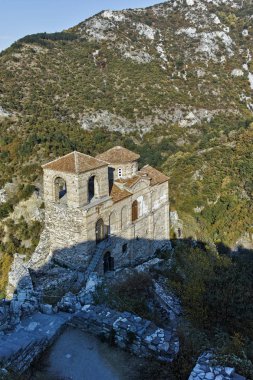 Ali'nın kale ve Tanrı, Asenovgrad, Plovdiv bölge, Bulgaristan Meryem Ana Kilisesi kalıntıları