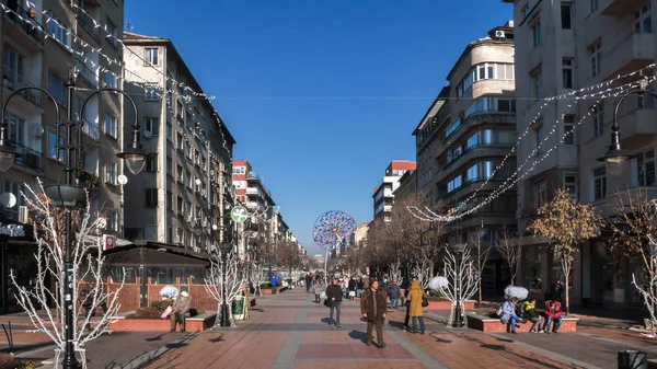 Sofia Bulgaristan Aralık 2016 Nsanlar Yürürken Insanlar Vitosha Bulvarı Şehir — Stok fotoğraf