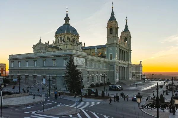 Zonsondergang Van Almudena Kathedraal Stad Madrid Spanje — Stockfoto