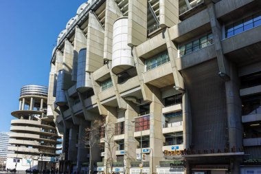 Madrid, İspanya - 21 Ocak 2018: Dışında görüntülemek Santiago Bernabeu Stadyumu şehir Madrid, İspanya