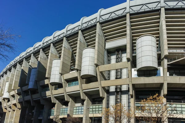 Madrid, İspanya - 21 Ocak 2018: Dışında görüntülemek Santiago Bernabeu Stadyumu şehir Madrid, İspanya