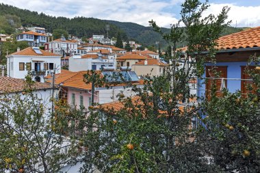 Xanthi, Yunanistan - 23 Eylül 2017: Street ve eski evleri eski kasaba İskeçe, Doğu Makedonya ve Trakya, Yunanistan