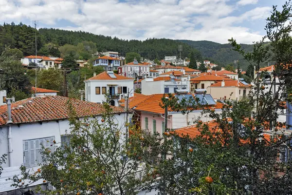 Xanthi, Yunanistan - 23 Eylül 2017: Street ve eski evleri eski kasaba İskeçe, Doğu Makedonya ve Trakya, Yunanistan