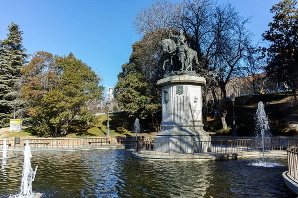 Madrid Spain January 2018 Monument Queen Isabella Catholic Paseo Castellana — Stock Photo, Image