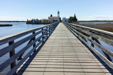 Porto Lagos, Yunanistan - 23 Eylül 2017: Saint Nicholas Porto Lagos, Doğu Makedonya ve Trakya, Yunanistan iki ada üzerinde bulunan manastır