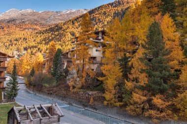 Sonbahar görünümü Zermatt Resort, Canton Valais, İsviçre'nin şaşırtıcı