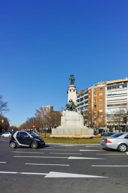 Madrid, İspanya - 21 Ocak 2018: Anıt Emilio Castelar Paseo de la Castellana Street City, Madrid, İspanya
