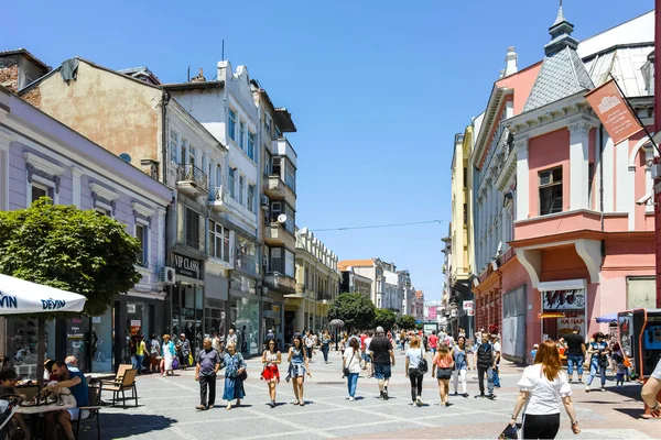 Plovdiv, Bulgaristan - 10 Haziran 2017: Panorama Knyaz Alexander ben Plovdiv, Bulgaristan şehirde sokak