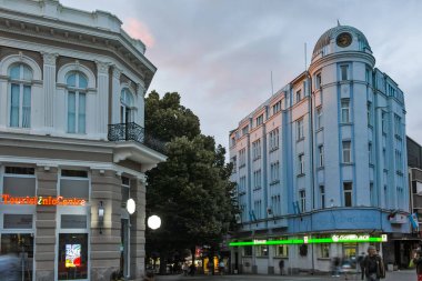 Plovdiv, Bulgaristan - 9 Haziran 2017: Walking street City, Plovdiv, Bulgaristan gece fotoğrafı
