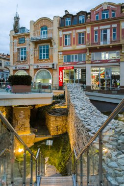 Plovdiv, Bulgaristan - 9 Haziran 2017: Walking street City, Plovdiv, Bulgaristan gece fotoğrafı