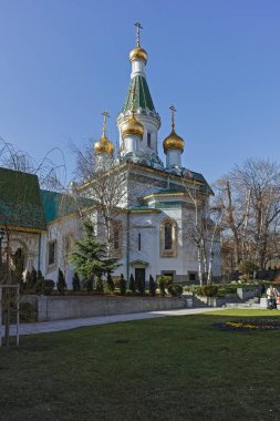 Sofia, Bulgaristan - 17 Mart 2018: Sofya, Bulgaristan'ın altın kubbe Rus Kilisesi görünümünü şaşırtıcı