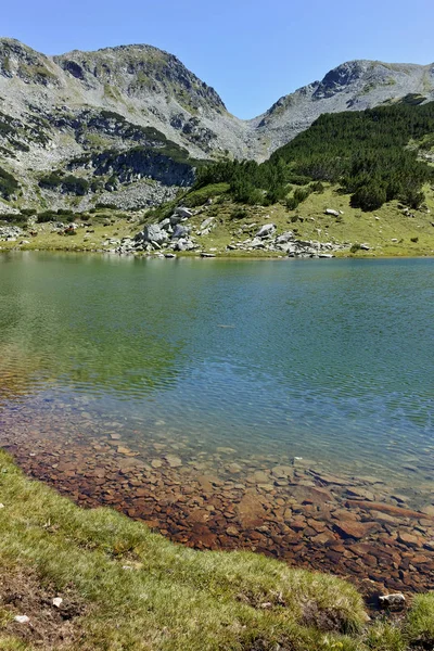 Pemandangan Yang Menakjubkan Dengan Danau Prevalski Dan Puncak Dzhangal Pirin — Stok Foto