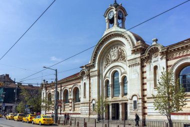 Sofia, Bulgaristan - 13 Nisan 2018: Bina merkezi Sofia Market Hall - Sofya, Bulgaristan'ın yirminci yüzyılın başında gelen Mimarlık