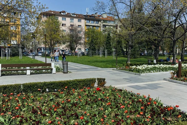 Sofia Bulgaristan Nisan 2018 Sofya Bulgaristan Ulusal Kültür Sarayı Önünde — Stok fotoğraf