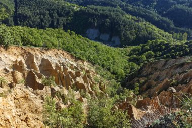 Peyzaj taş oluşumu Stob Piramitler, Rila Dağı, Köstendil bölgenin, Bulgaristan