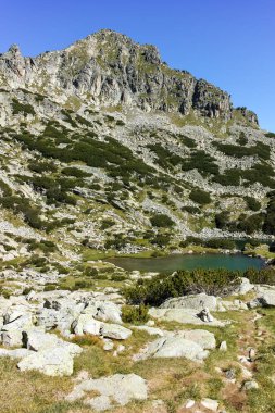 Dzhangal tepe ve Samodivski gölleri, Pirin Dağı, Bulgaristan ile muhteşem manzara