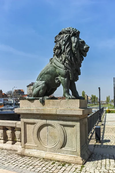 Sofia Bulgaristan Nisan 2018 Aslan Heykeli Aslanın Köprüden Vladaya Nehir — Stok fotoğraf