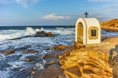 İkonostasisin St. Peter ve St. Nicholas Chernomorets Köyü, Burgaz bölge, Bulgaristan sahil şeridi