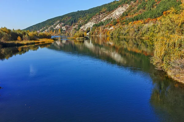 Outono Paisagem Rio Iskar Perto Lago Pancharevo Região Cidade Sófia — Fotografia de Stock