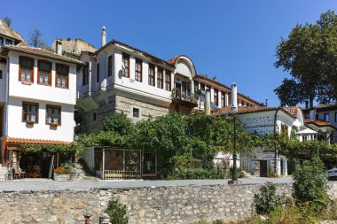 Melnik, Bulgaristan - 7 Eylül 2017: On dokuzuncu yüzyılın eski evlerde kasaba, Melnik, bölge Yukarı Cuma, Bulgaristan