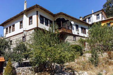 Melnik, Bulgaristan - 7 Eylül 2017: On dokuzuncu yüzyılın eski evlerde kasaba, Melnik, bölge Yukarı Cuma, Bulgaristan