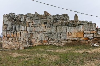 Skopje, Makedonya - 24 Şubat 2018: Skopje kale (Kale kale) Old Town, Makedonya Cumhuriyeti