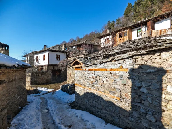 Dorp Leshten Met Authentieke Negentiende Eeuwse Huizen Regio Blagoevgrad Bulgarije — Stockfoto