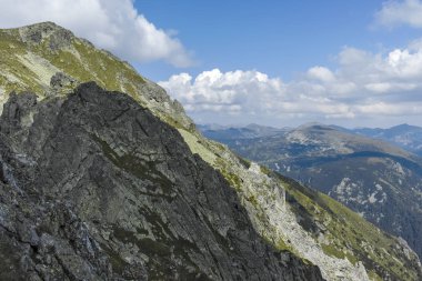Lovnitsa zirvesinden manzara, Rila Dağı, Bulgaristan