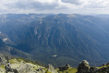 Lovnitsa zirvesinden manzara, Rila Dağı, Bulgaristan
