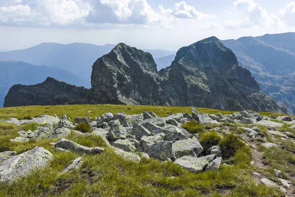 Ландшафт з вершини Ловиці, Рила гора, Болгарія. — стокове фото