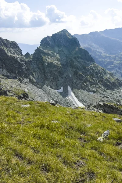 Landschaft vom lovnitsa Gipfel, rila Berg, bulgaria — Stockfoto