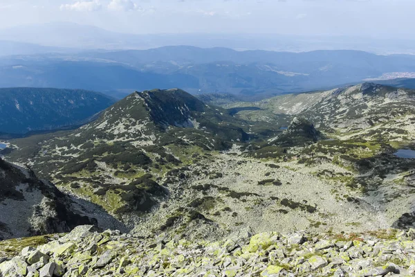 Paisagem de Lovnitsa pico, Rila Mountain, Bulgária — Fotografia de Stock