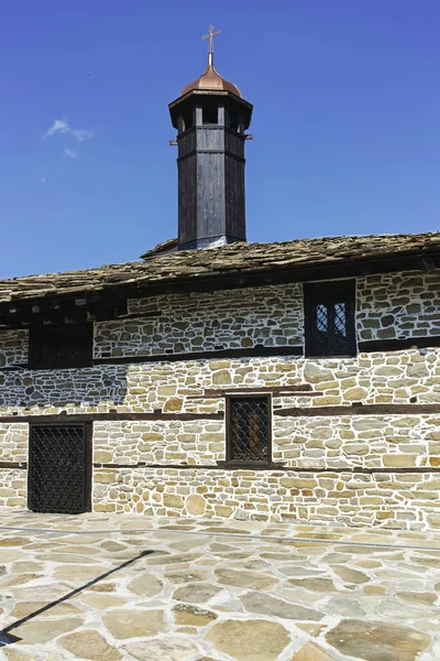 Iglesia de San Arcángel Miguel en la ciudad de Tryavna, ciudad de Trya — Foto de Stock