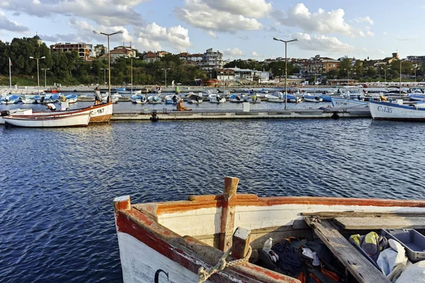 Bulgaristan 'ın Chernomorets limanının günbatımı görünümü — Stok fotoğraf