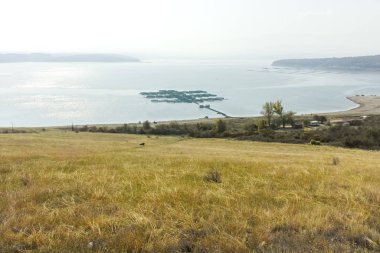 Bulgaristan 'ın Ogosta Barajı' nın panoramik manzarası