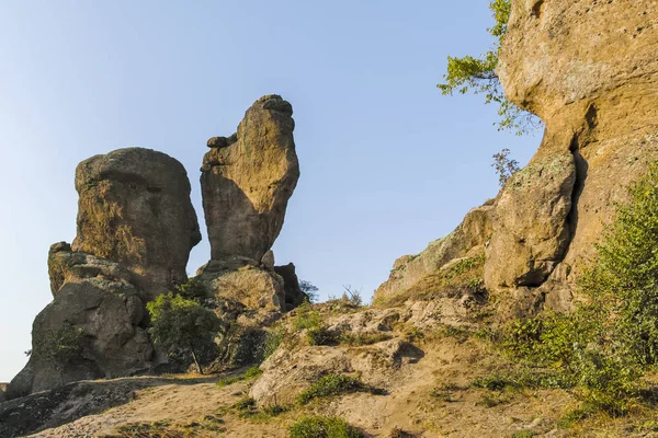 해질 녘 바위 형성에 있는 벨 그라 치크 바위, 불가리아 — 스톡 사진