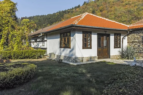 Ethnographisches Museum in der Stadt Berkovitsa, Bulgarien — Stockfoto