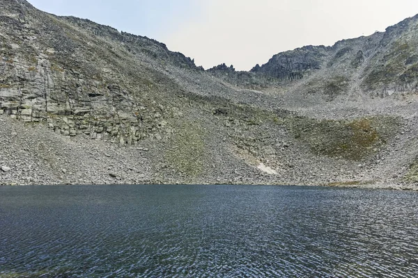 Panorama jeziora Ledenoto (Ice), góra Rila, Bułgaria — Zdjęcie stockowe