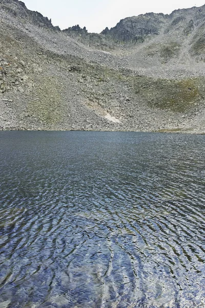 Panorama jeziora Ledenoto (Ice), góra Rila, Bułgaria — Zdjęcie stockowe