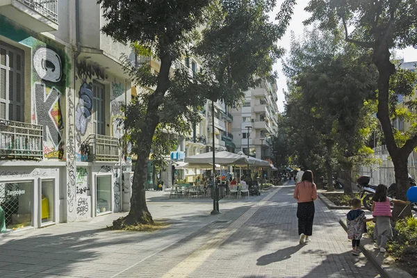 Yunanistan 'ın Selanik kentindeki tipik sokak ve bina — Stok fotoğraf