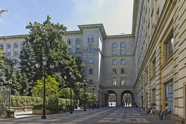 Strada tipica nel centro della città di Sofia — Foto Stock