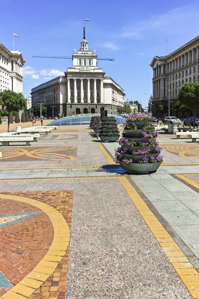 Panorama de la Plaza Nezavisimost (Independencia) en la ciudad de Sofía — Foto de Stock